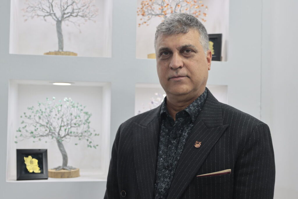 زنجیره اکتشاف، استخراج و فرآوری و حتی آموزش گوهر سنگ را داریم| سنگ عقیق ایران در دنیا بی نظیر است