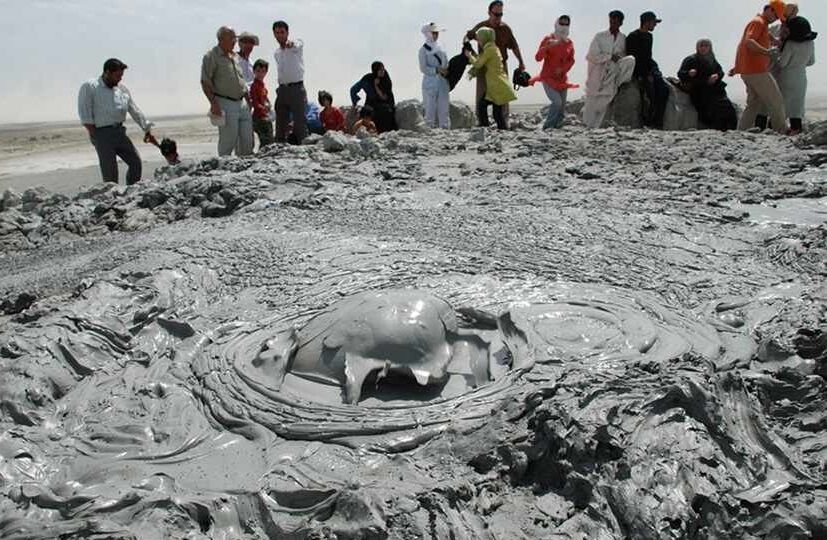 بزرگترین «گل فشان» کشور در سیستان و بلوچستان فوران کرد